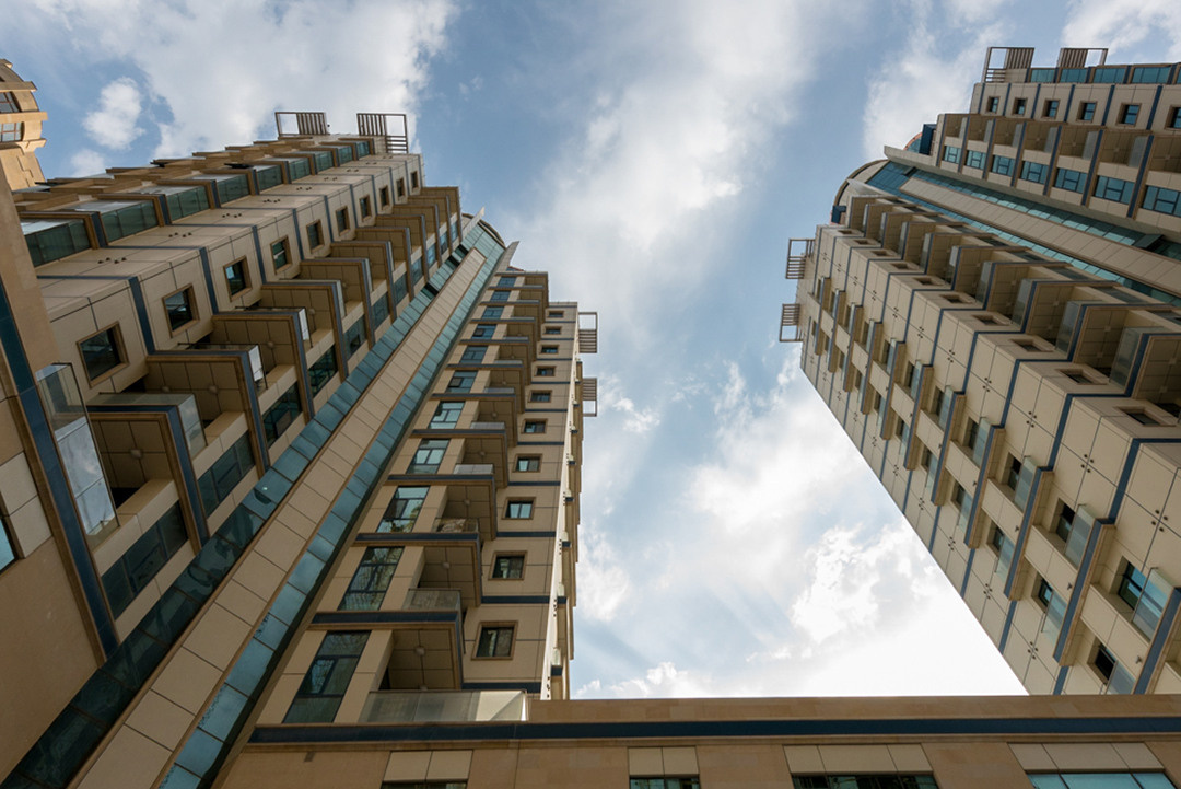 Interyer / Eksteryer. Bakıda fotoqraf Kamran Enceladus