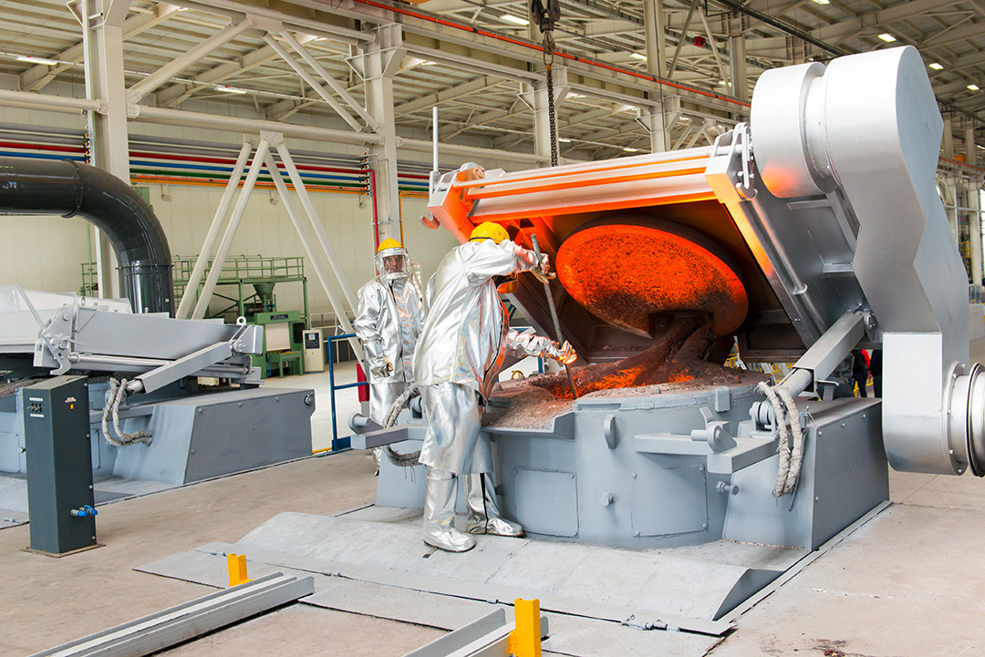 Interyer / Eksteryer. Bakıda fotoqraf Kamran Enceladus