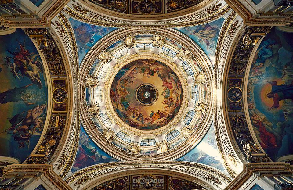 Circles in the sky. Photographer in Baku Kamran Enceladus