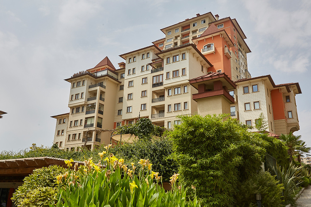 Interyer / Eksteryer. Bakıda fotoqraf Kamran Enceladus