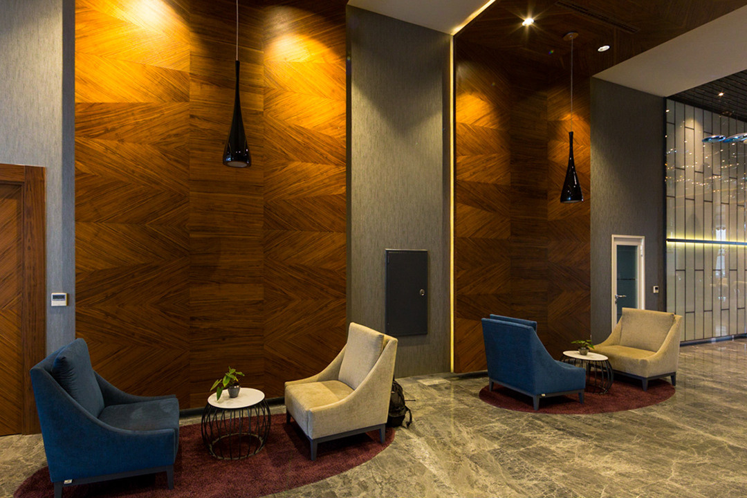 Interyer / Eksteryer. Bakıda fotoqraf Kamran Enceladus