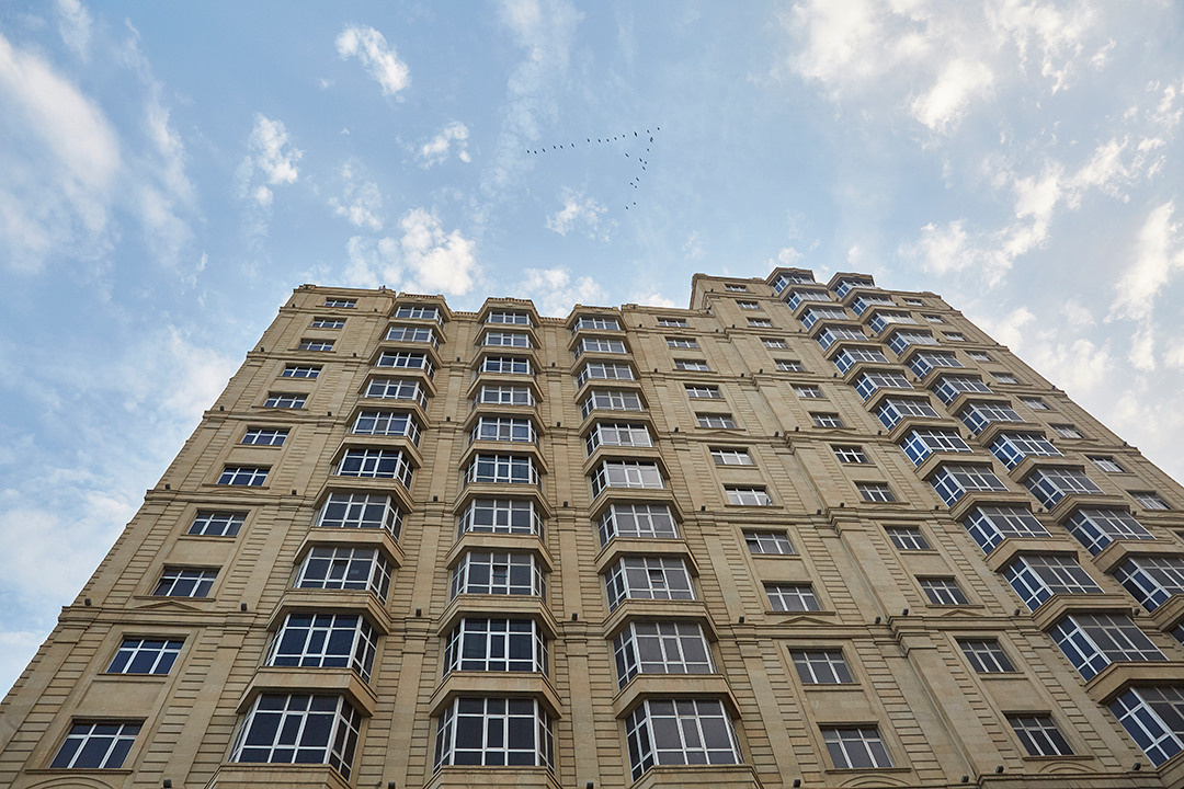 Interyer / Eksteryer. Bakıda fotoqraf Kamran Enceladus