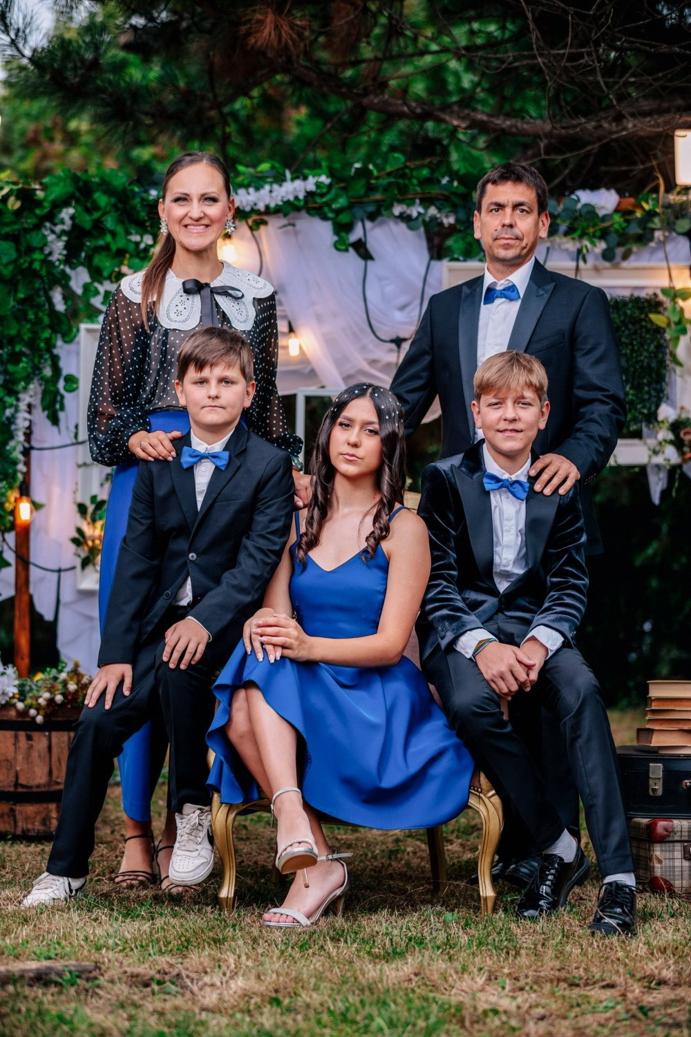 MATURSKA FOTOGRAFISANJA. Fotografi iz Backog Petrovca David i Andrea Stojanovic