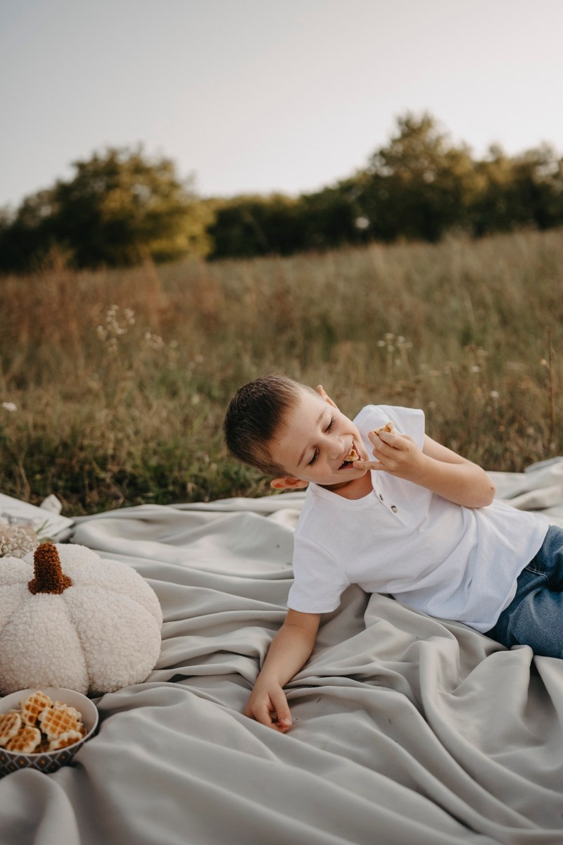 Basici / porodicno fotografisanje u prirodi. Deciji i porodicni fotograf u Beogradu Oksana Skendzic