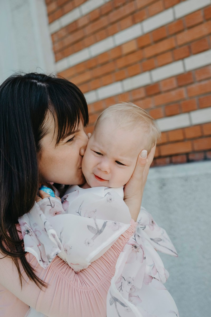 Verino krstenje / Crkva Rodjenja Presvete Bogorodice, Batajnica. Deciji i porodicni fotograf u Beogradu Oksana Skendzic