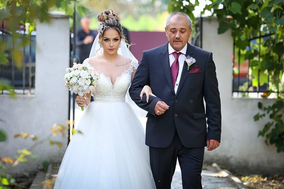 Iulia & Lucian. Fotograf Nuntă Constanța - Moments by Gub