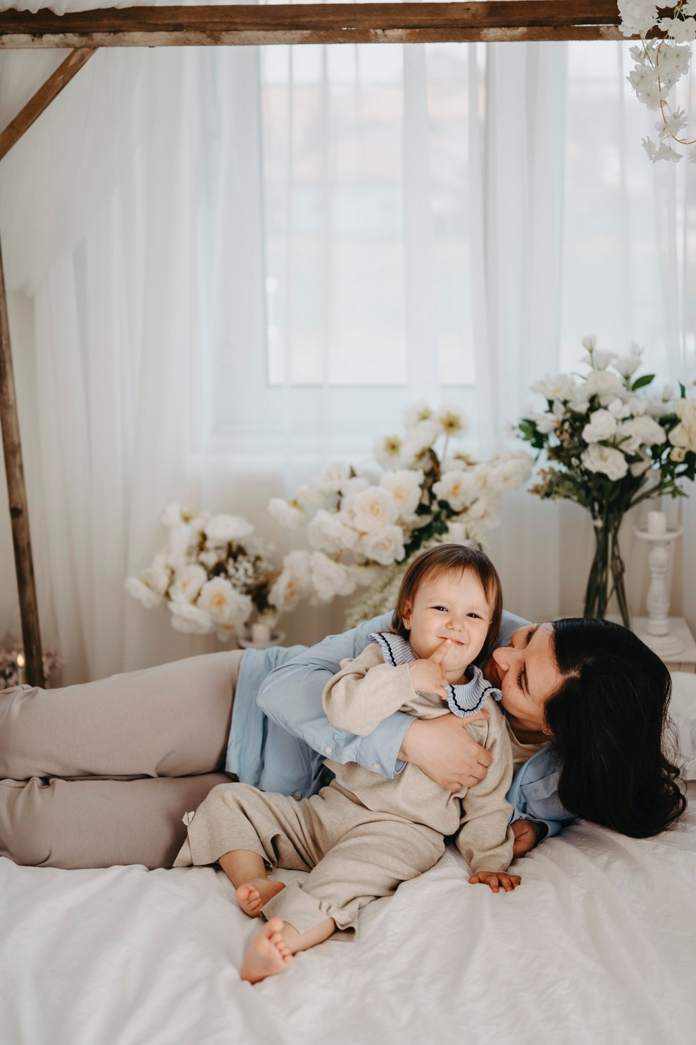 Mamine i bakine Masa i Nadja. Deciji i porodicni fotograf u Beogradu Oksana Skendzic