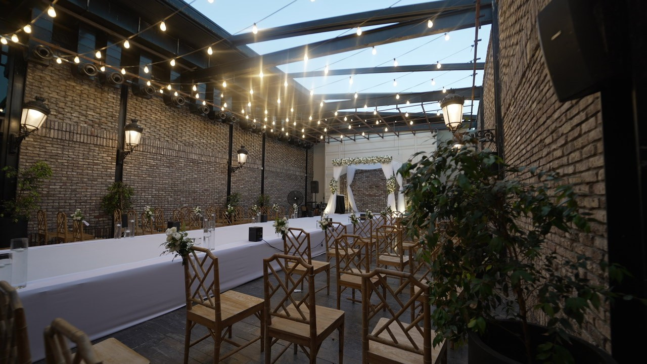 VIA / BASICO. Wedding and events photographers Studio Shalom