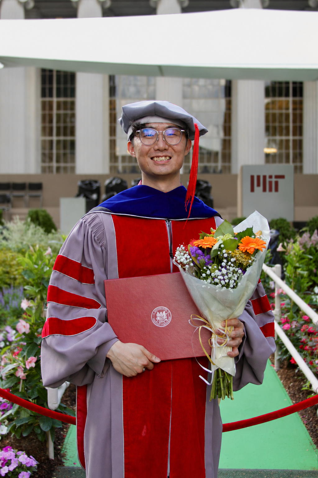 PhD graduation with Elton. Kelly Sang, graduation and portrait photographer in Boston