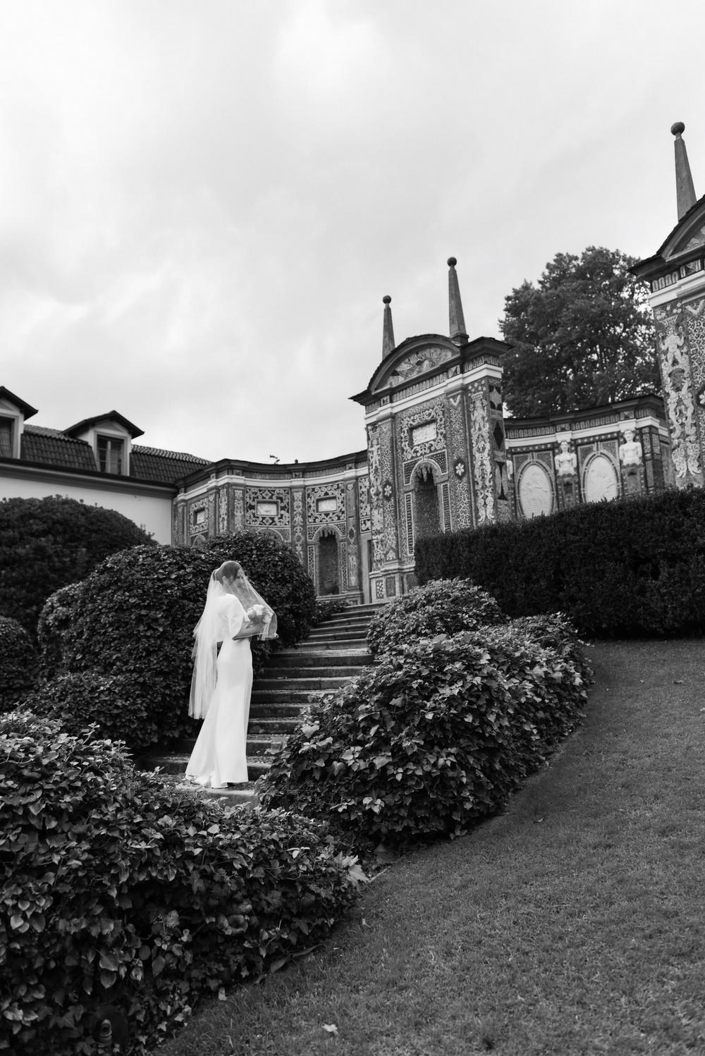 Wedding Photoshoot at Villa D'Este. Lake Como Wedding Photographer | Elegant & Timeless Photography in Italy