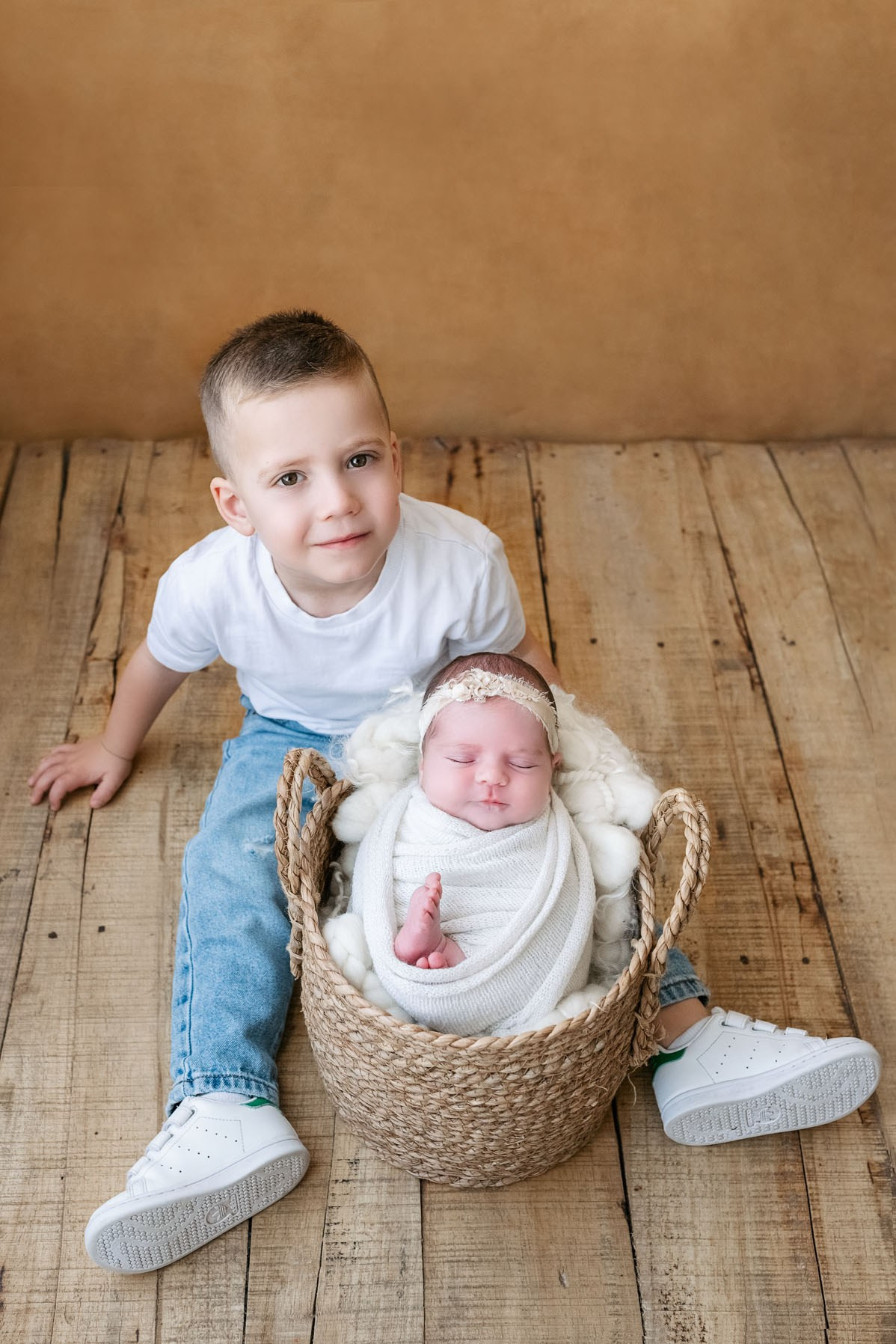 ניו בורן. צילומי הריון, ניו בורן, גיל שנה בראשון לציון -Jenya Rosso Photography