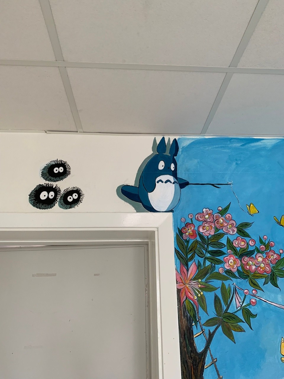 Väggmålning. Eugenia Arinstein — konstnär som skapar handgjord måleri och illustration med känsla, färg och närvaro. Verksam i Nynäshamn