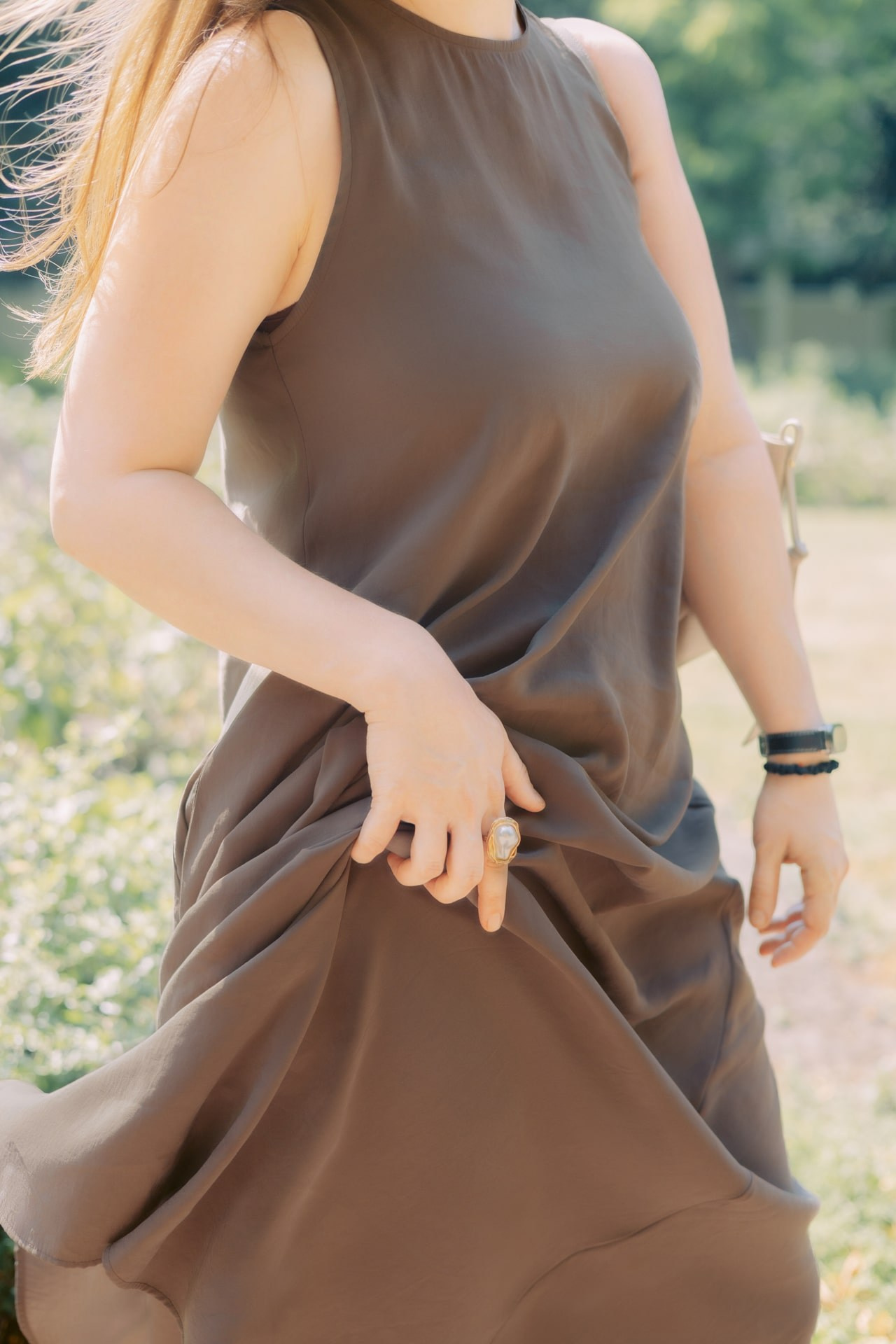 Natural portraits by the sea and in Dutch parks. Romantic & Soulful Photography by Natalia Olhova in Rotterdam