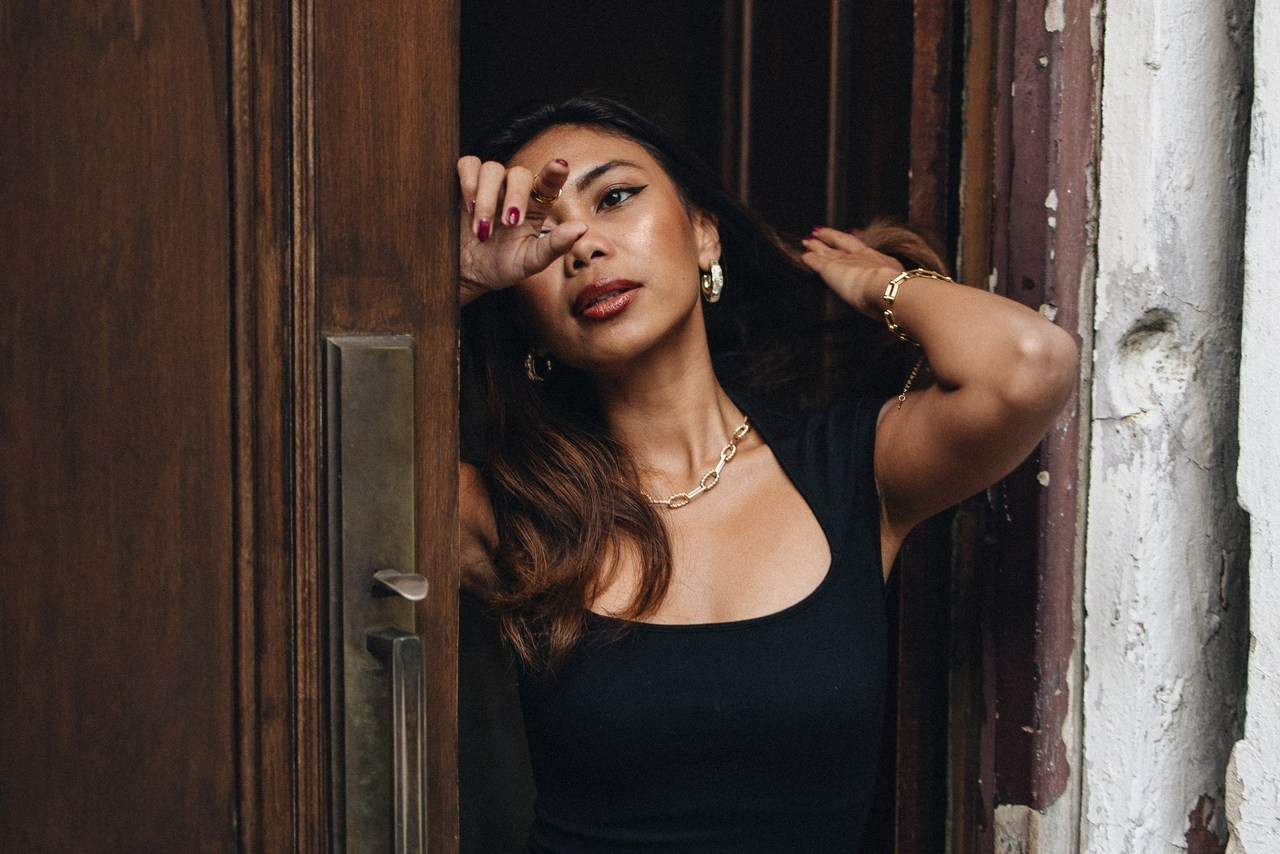 Warm Words. Family and wedding photographer in Bangkok, Thailand