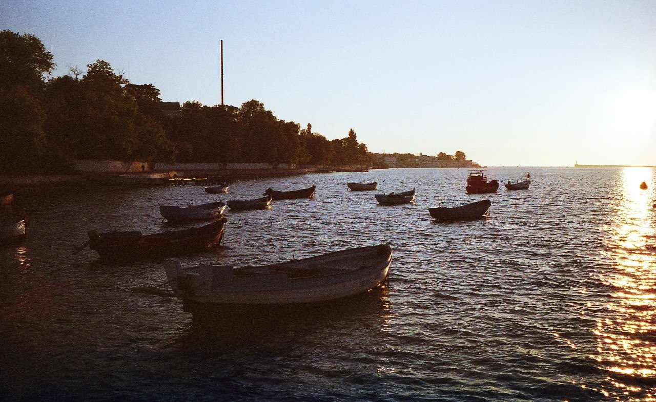 Wanderlust. Personal and fashion photography for brands and modeling agencies. Warsaw, Europe. Yaroslav Storchak