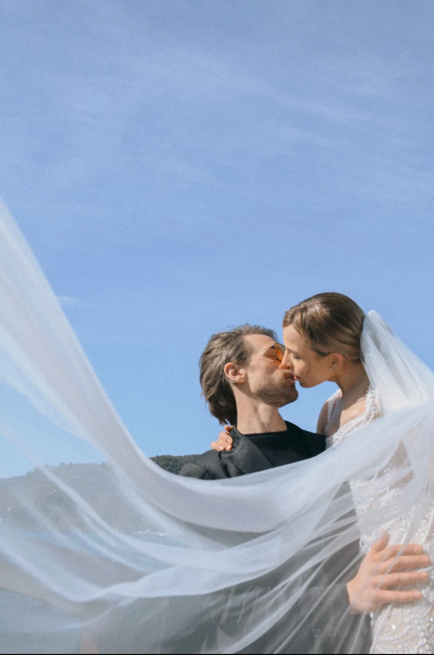 Romantic Lake Como Boat Wedding. Анастасия Бучинская фотограф в Милане