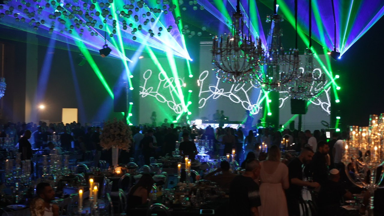 VIA / BASICO. Wedding and events photographers Studio Shalom