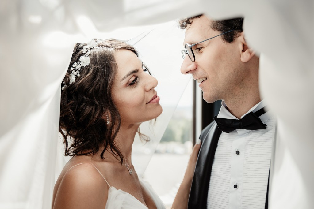Isil si Radu by Fotograf nunta Iasi — Eduard Schiopu