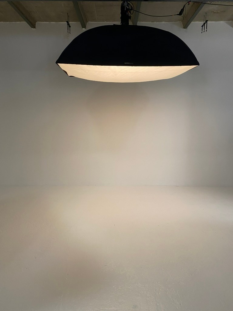 Studio Photogenic. Commercial and studio photographer in Belgrade