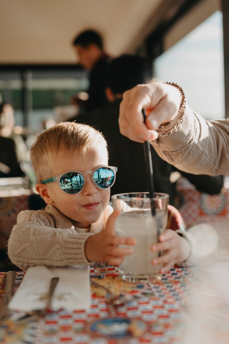 Zlata, Nemanja i Aleksej — porodicno fotografisanje napolju. Deciji i porodicni fotograf u Beogradu Oksana Skendzic