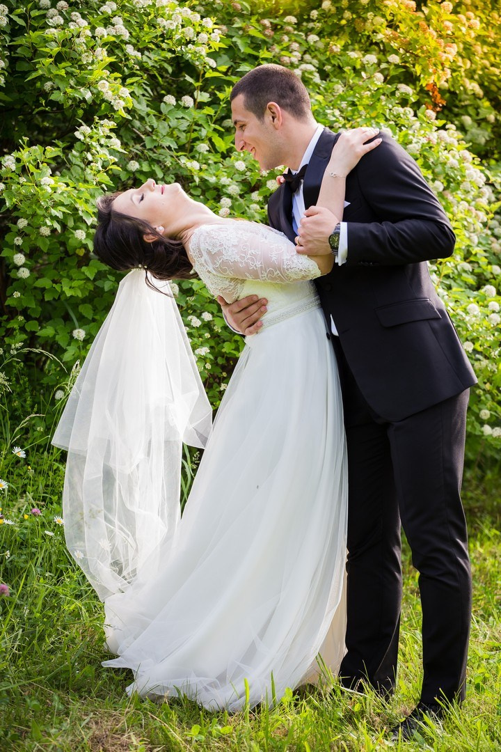 Laura si Danut by fotograf nunta Iasi — Eduard Schiopu