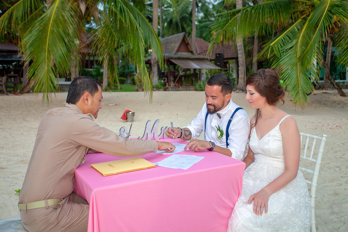 Legal marriage. Wedding on Koh Samui, Thailand