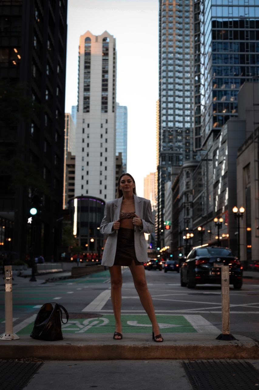 Street shoot with Yulia. VALERIIA VIUNOVA individual shooting\love story\event\brand