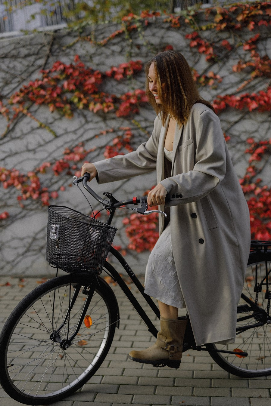 Emilia. Sesja w domu i ogrodzie. Fotograf w Krakowie i Europie