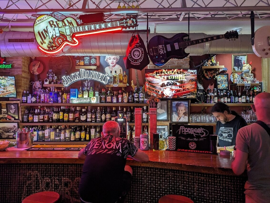 Monroe’s Rock Bar | FOTKAI, Торревьеха