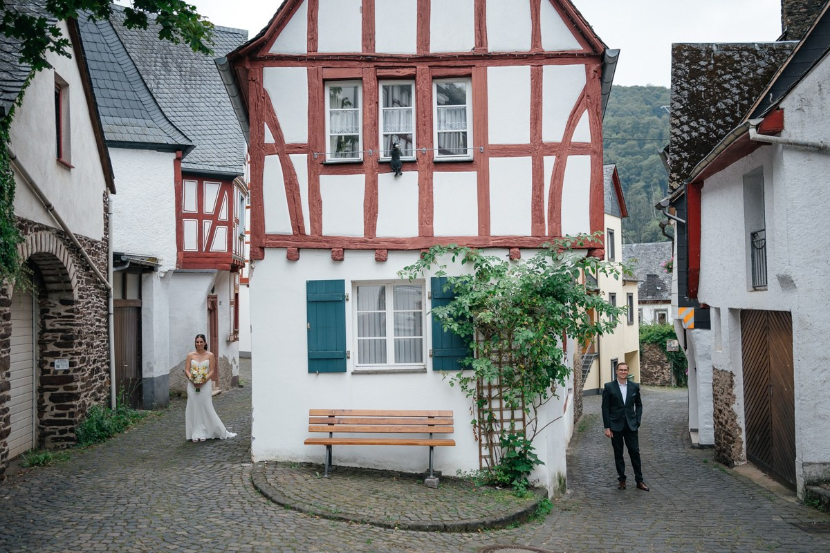 Wedding on a Boat on Mosel River in Beilstein. Wedding photographer & videographer in Germany and Frankfurt | Denis Mirosnik