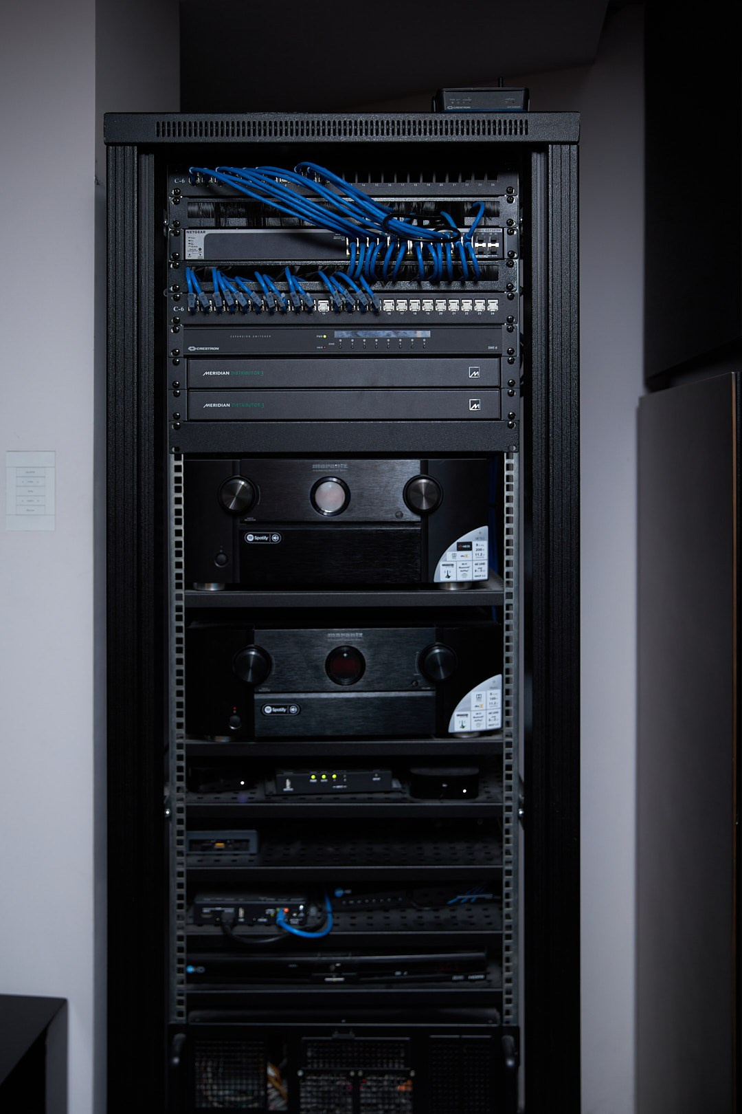 HED CINEMA & CREATIV PEOPLE. צילום ווידאו לעיצוב פנים ואדריכלות