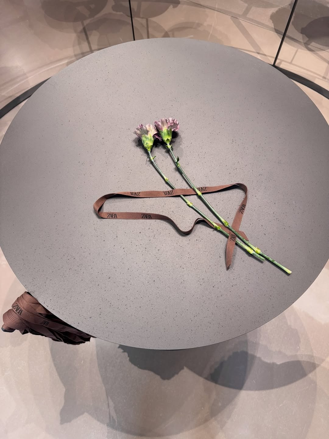 Flower installations for the opening of Zara APT.03 in Serrano 23, Madrid.