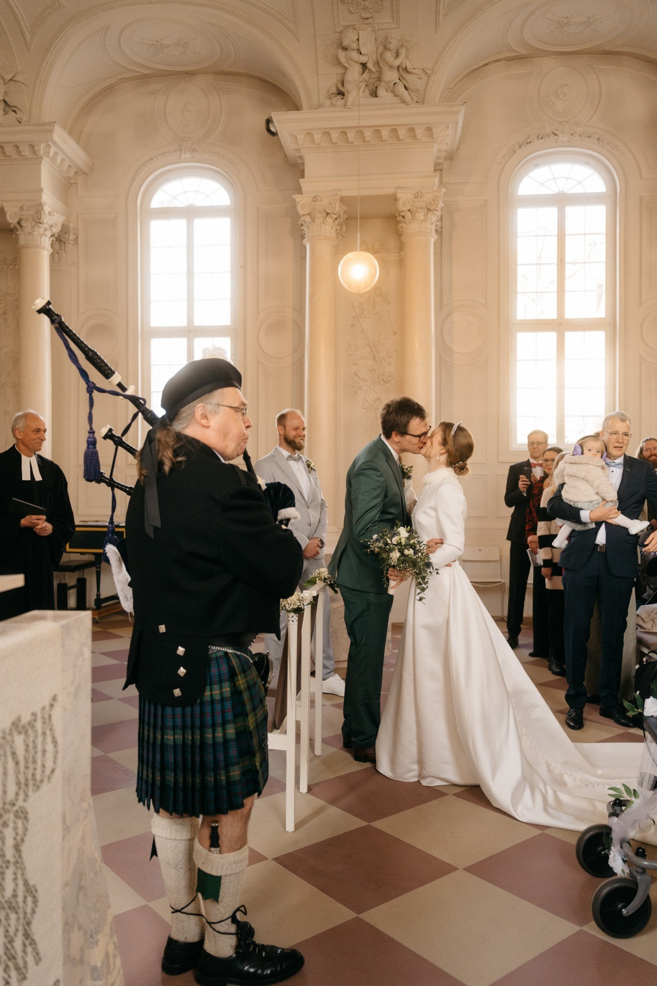 Winter weddings. Wedding photograper — Alex Popov photography Germany, Switzerland, Italy, France. Based in Stuttgart