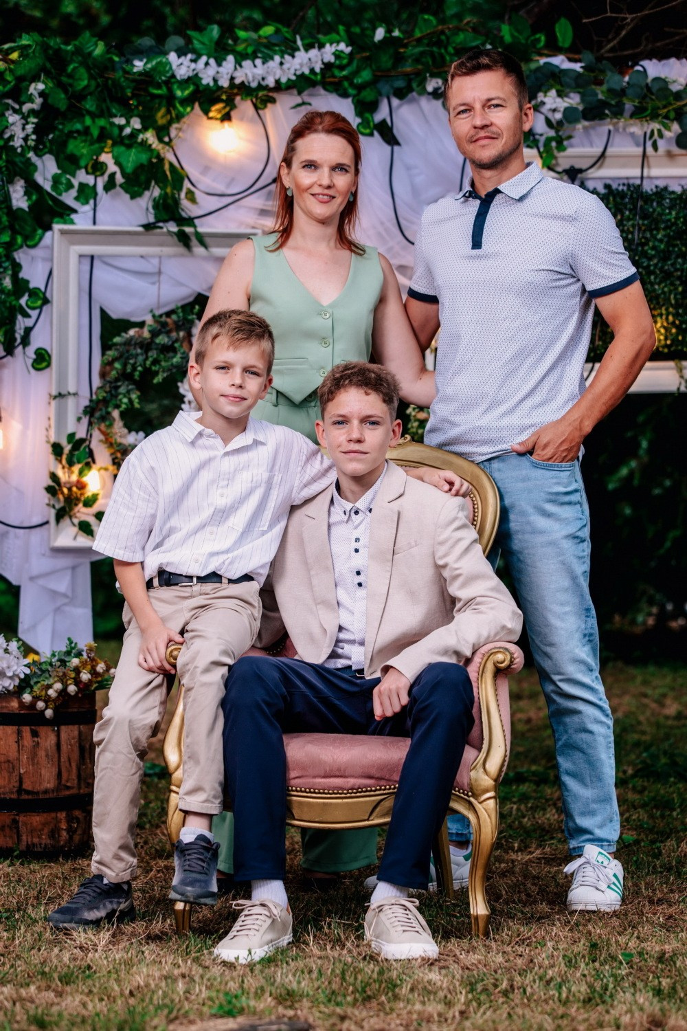 MATURSKA FOTOGRAFISANJA. Fotografi iz Backog Petrovca David i Andrea Stojanovic