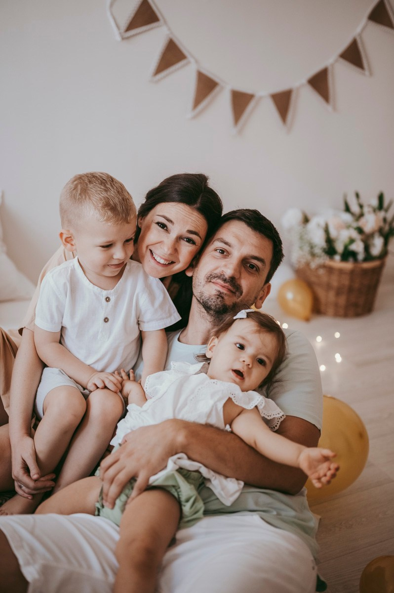 Srnin prvi rodjendan. Deciji i porodicni fotograf u Beogradu Oksana Skendzic