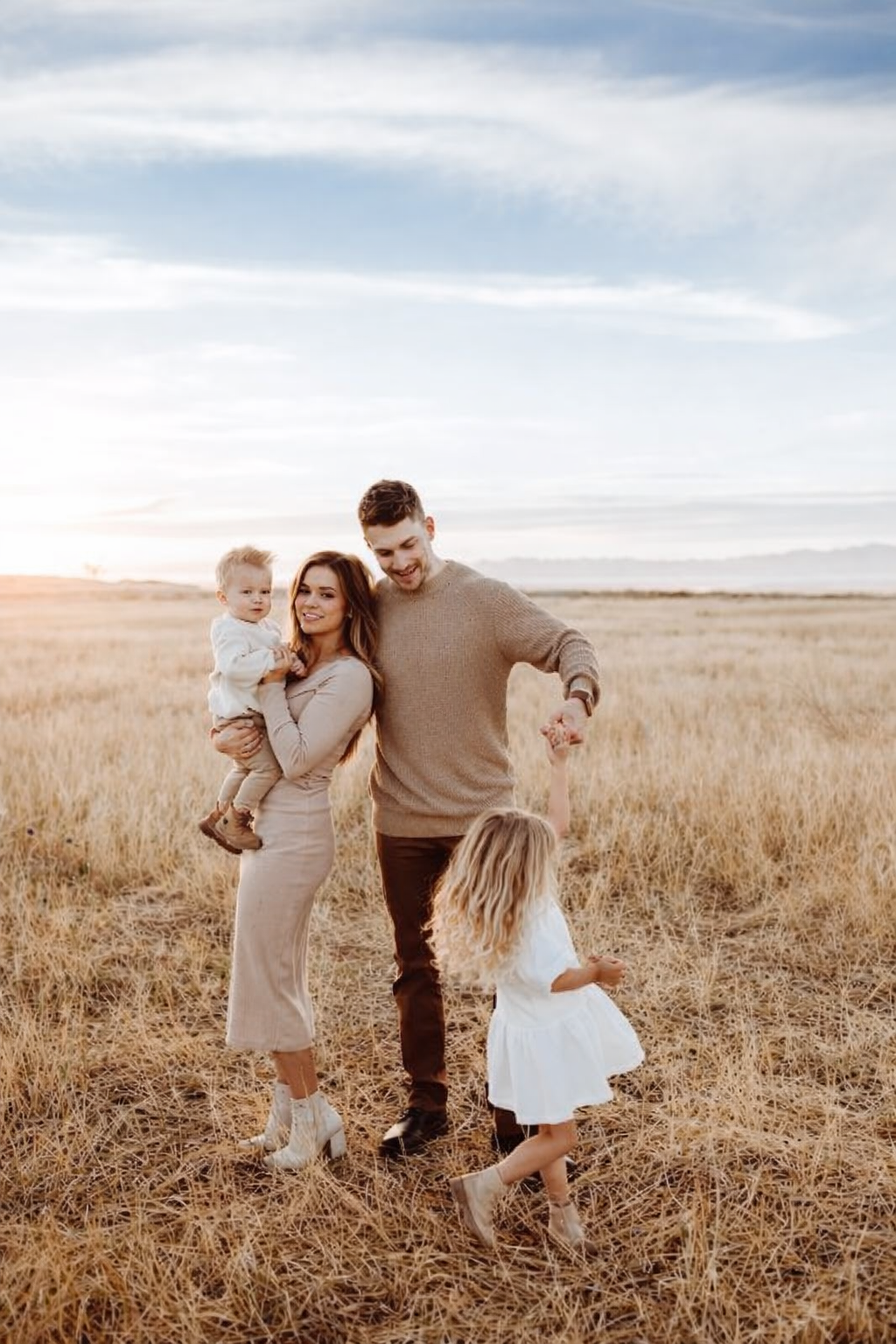 Come vestirsi per un servizio fotografico di famiglia: guida completa 2026. Studio fotografico a Roma — ritratti, self studio e servizi per eventi | 20 Studio Lab