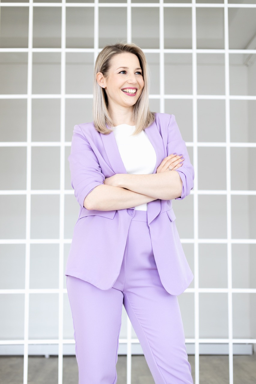 Dana Lišková - Business and Portrait photographer Prague - Brand Photographer Prague - Corporate portraits - Brand and business photo Prague