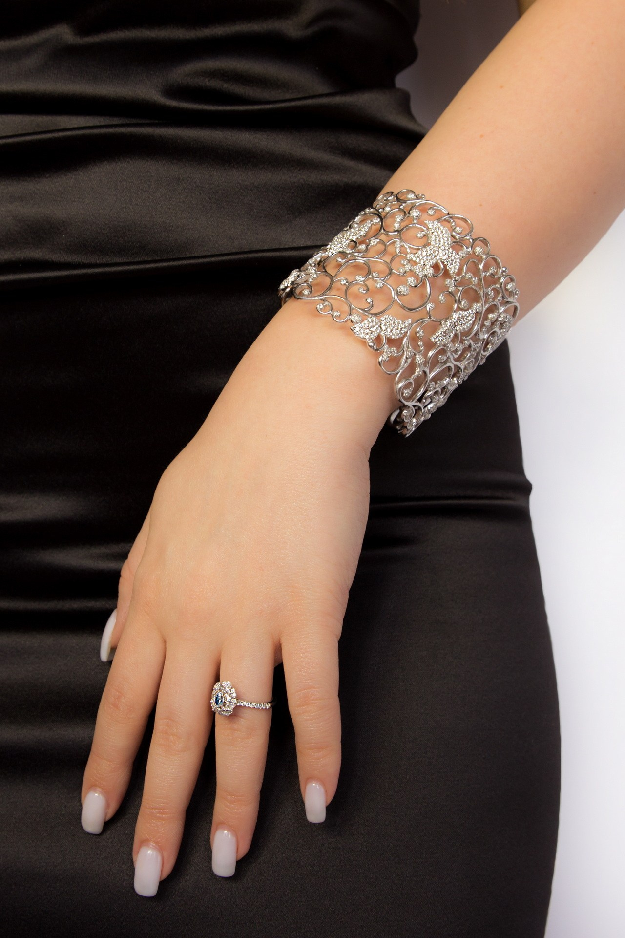 CUSTOM MADE Jewelry by Yoka Iizuka. YOKA IIZUKA | State-of-the-Art Jewelry Masterpieces