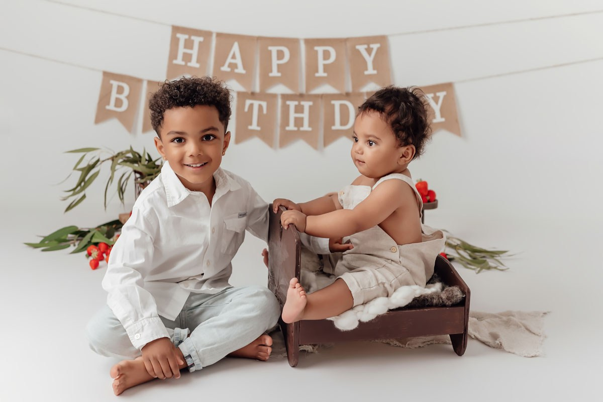 Cakesmash Fotoshooting total Erdbeerisch. Neugeborenenfotografie, Babyfotografie in Düsseldorf und Umgebung