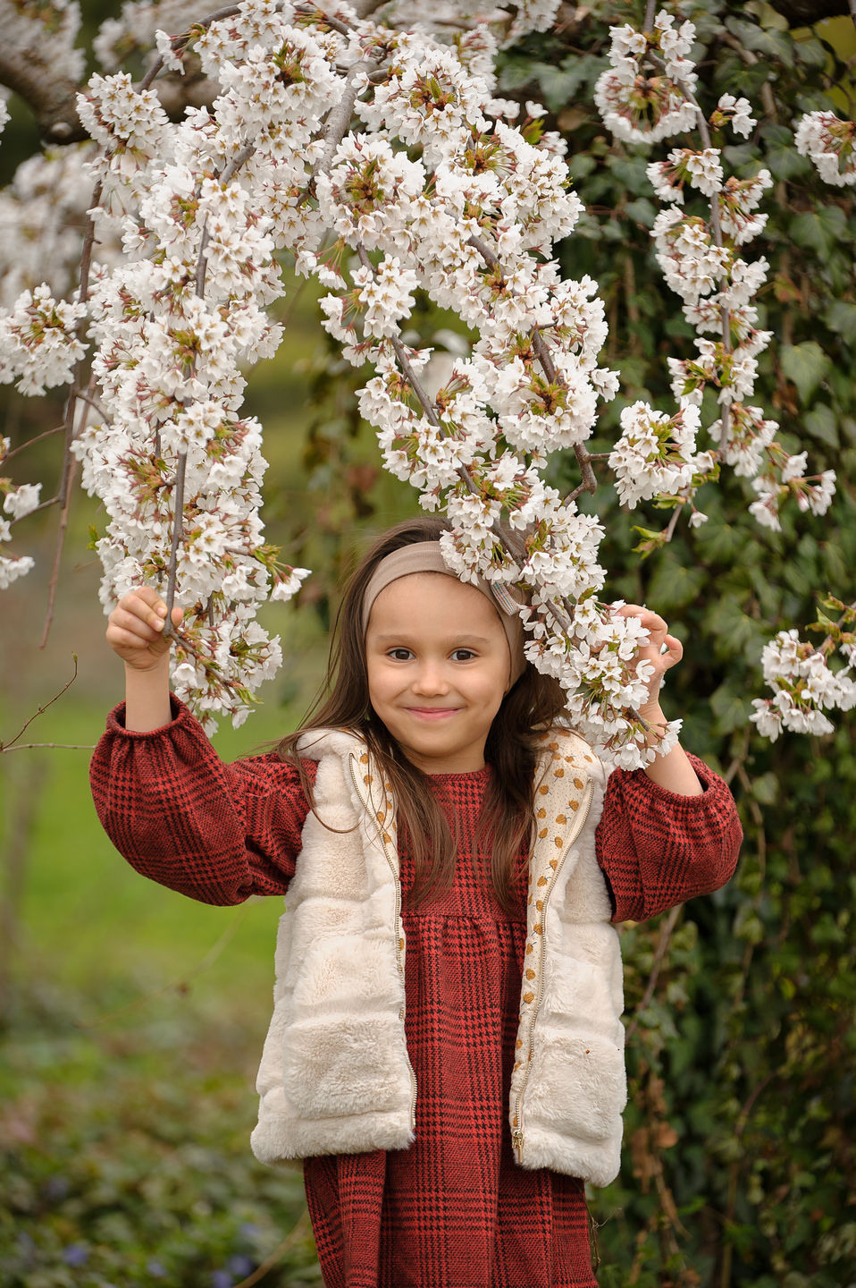 Весенняя Фотосессия Софии с Мамой. Семейный фотограф в Кишинёве THOMAS SHTIFT