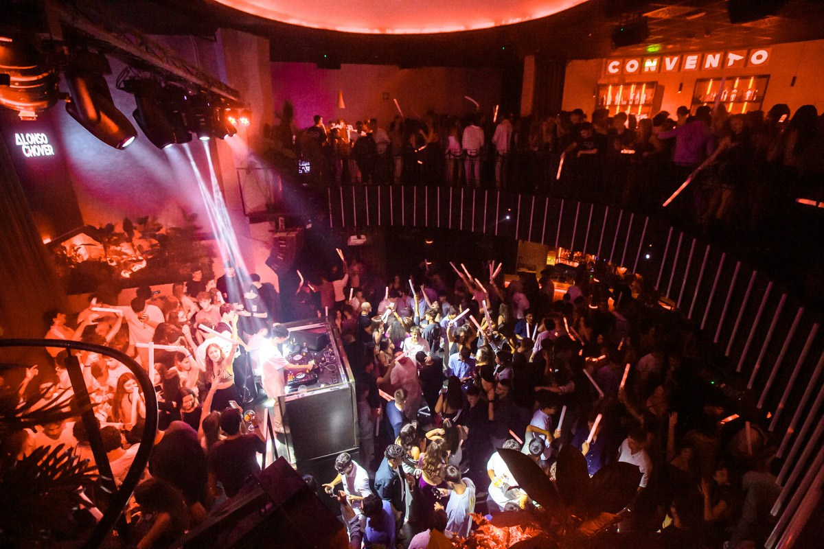 Las discotecas. Fotógrafo de retrato, familia y reportajes en Valencia | España | Europa Vitalii Lumier