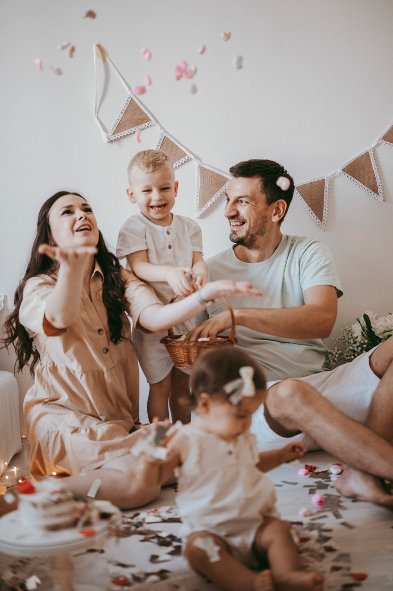 Srnin prvi rodjendan. Deciji i porodicni fotograf u Beogradu Oksana Skendzic