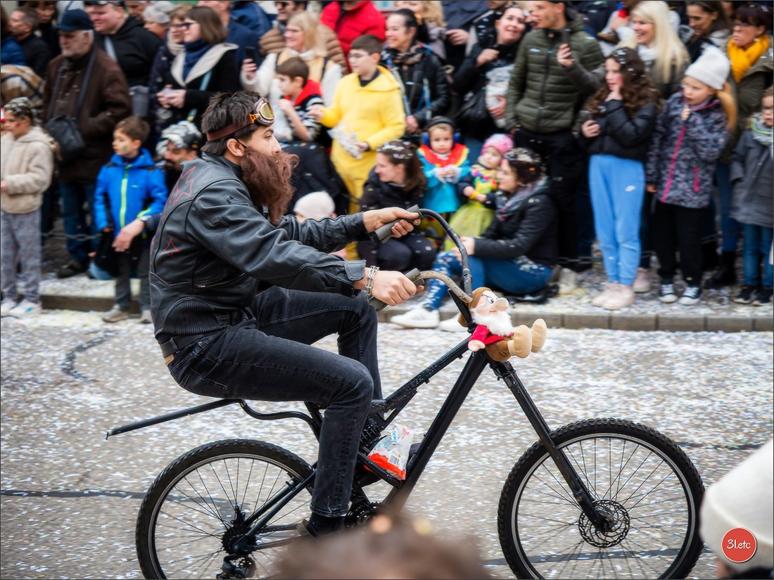 Traditional February carnival. Music, dancing, costume performances. C. Photographe à Strasbourg | Portraits, Studio, Enfants, Événements