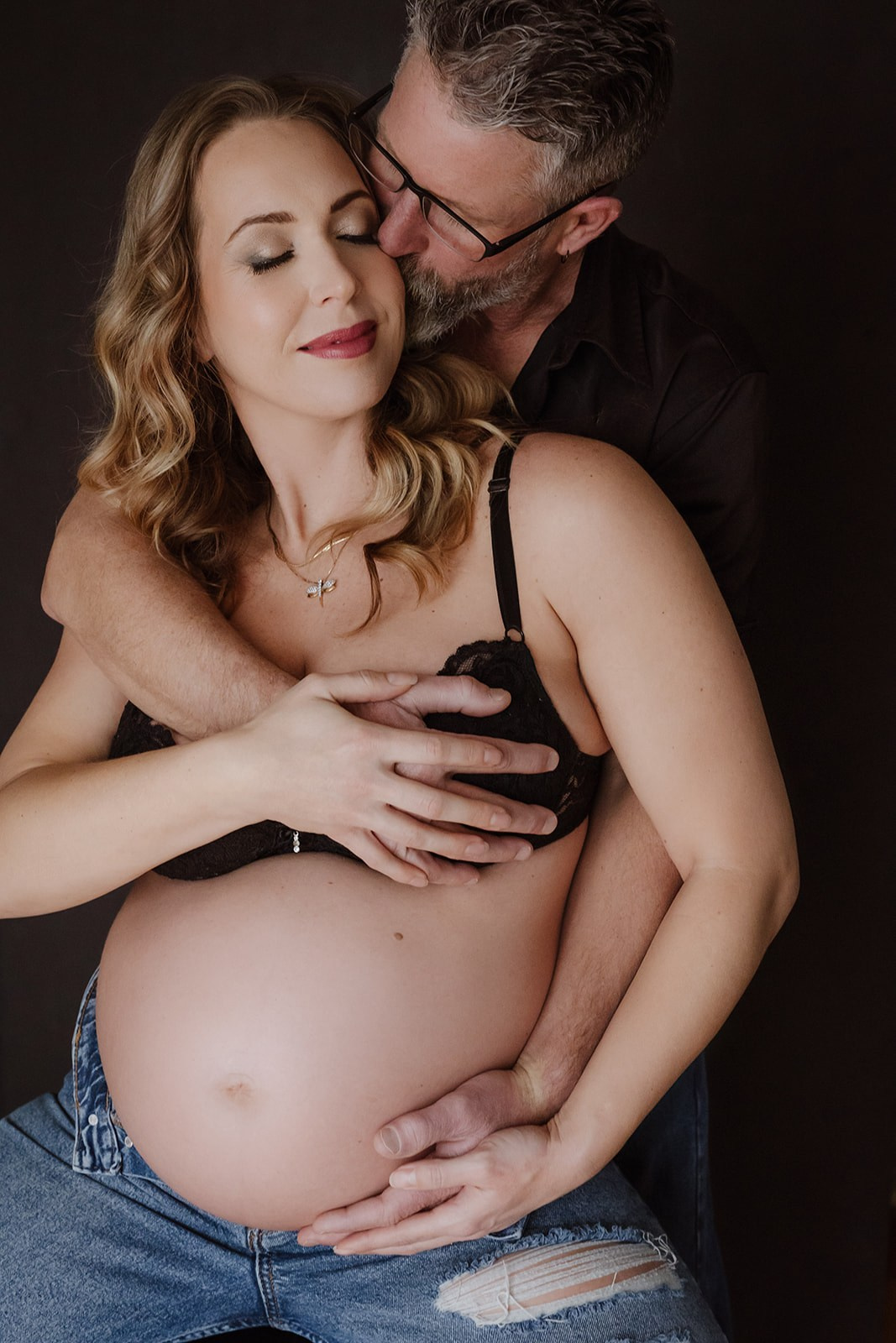 Maternity photography by BobbiJo Stuart. Portrait and Personal Brand Photographer in Simcoe County, Ontario, Bobbi-jo Stuart