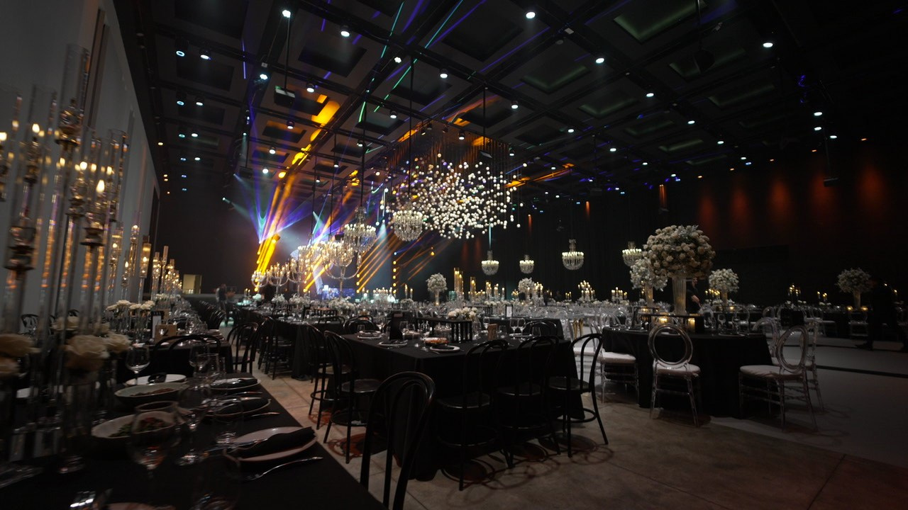 VIA / BASICO. Wedding and events photographers Studio Shalom