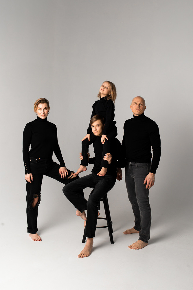 Stylish family photo session. Professional wedding photographer in Copenhagen, Denmark — Julia Byron