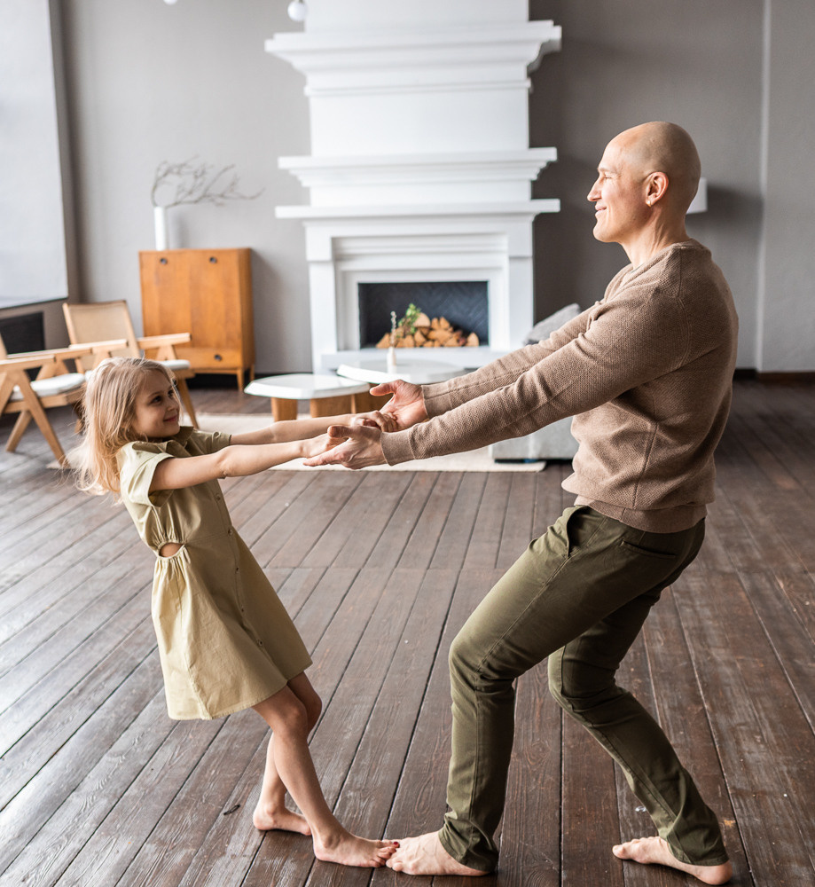 Stylish family photo session. Professional wedding photographer in Copenhagen, Denmark — Julia Byron