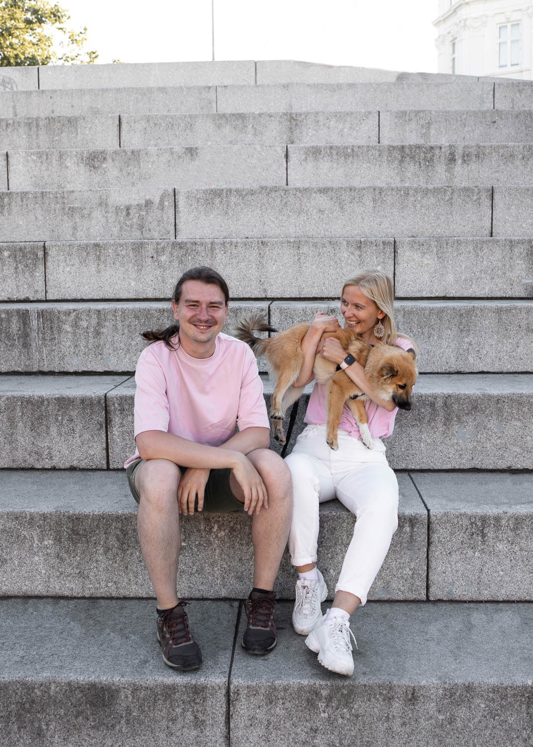 Family with dog. Professional wedding photographer in Copenhagen, Denmark — Julia Byron