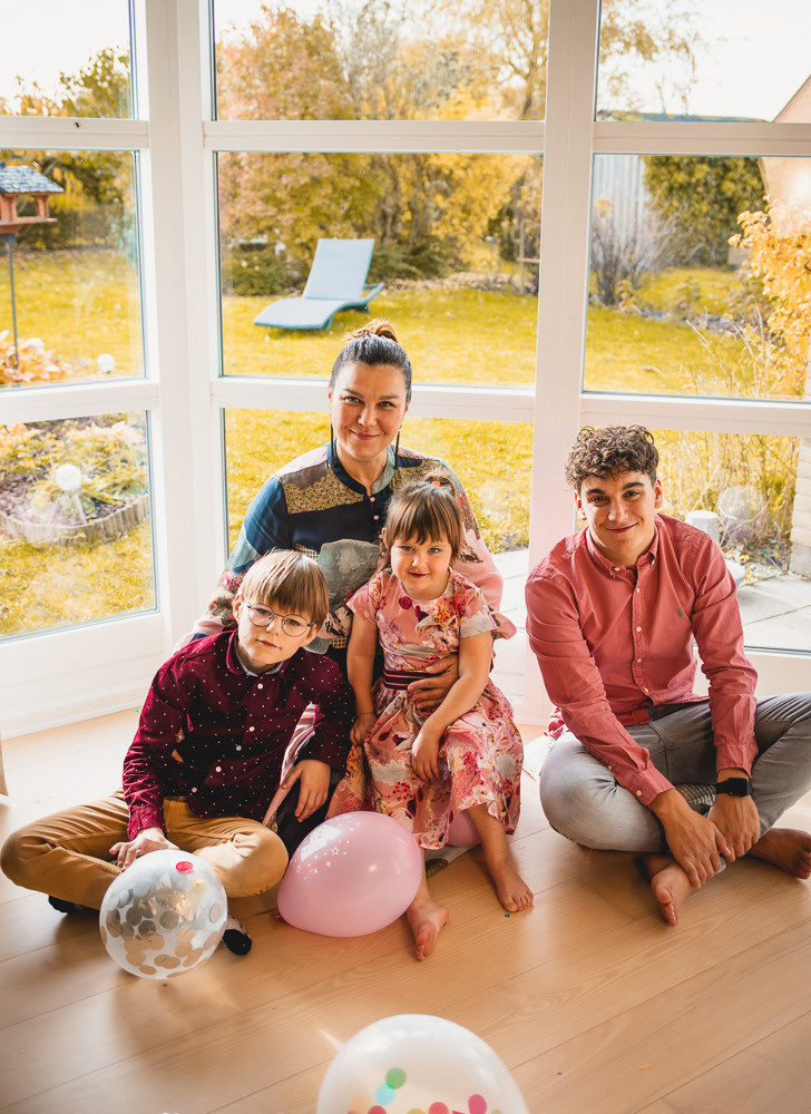 Family photo session in Jutland. Professional wedding photographer in Copenhagen, Denmark — Julia Byron