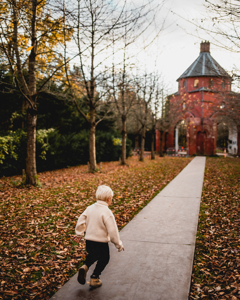 Lisa and Matvei. Professional wedding photographer in Copenhagen, Denmark — Julia Byron